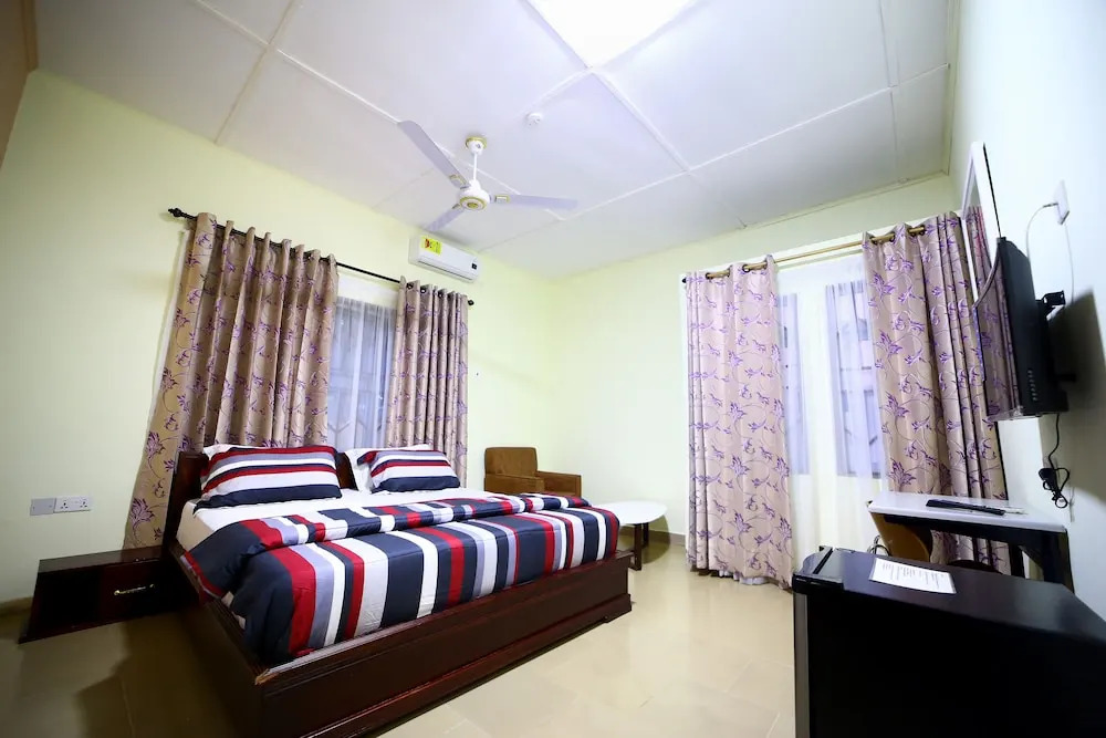 RiverBreeze Hotel