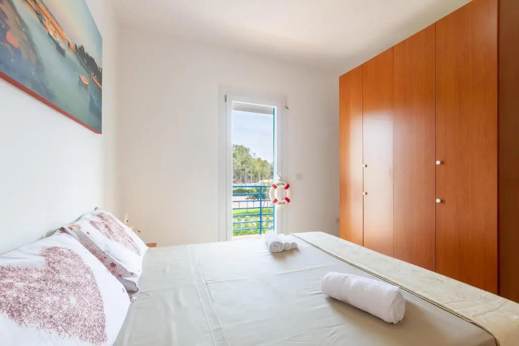 Luxury Holiday Home With Swimming Pool in Torre Lapillo