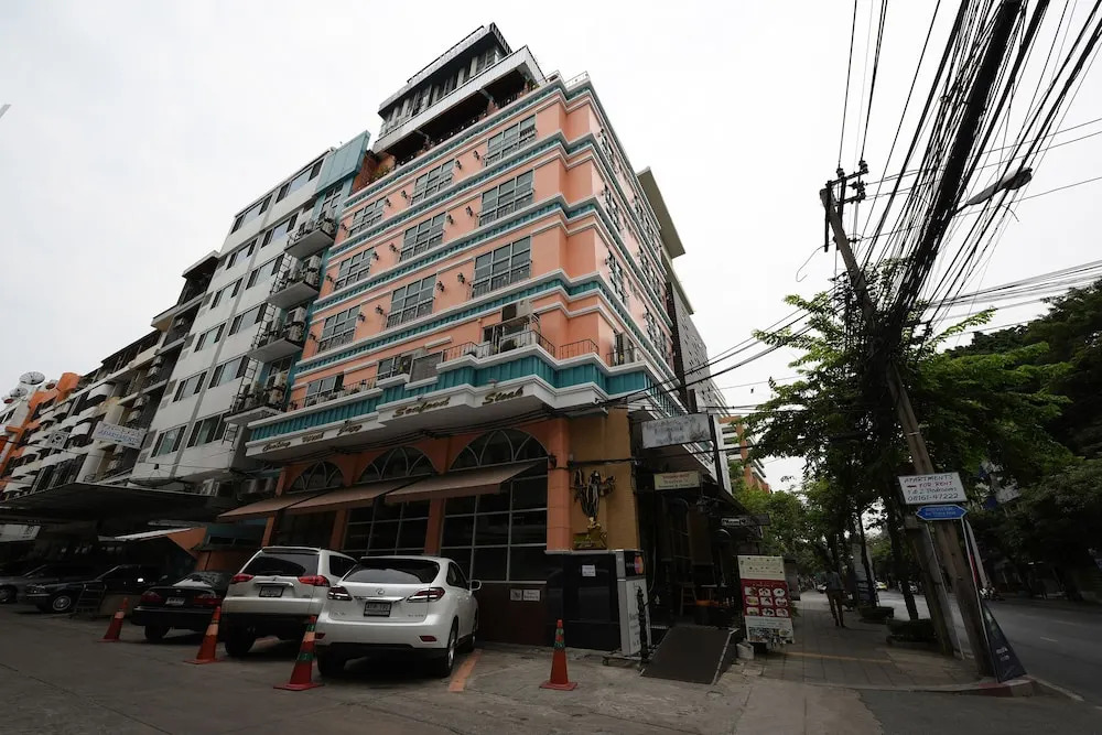 72 Ekamai @ Sukhumvit Hotel