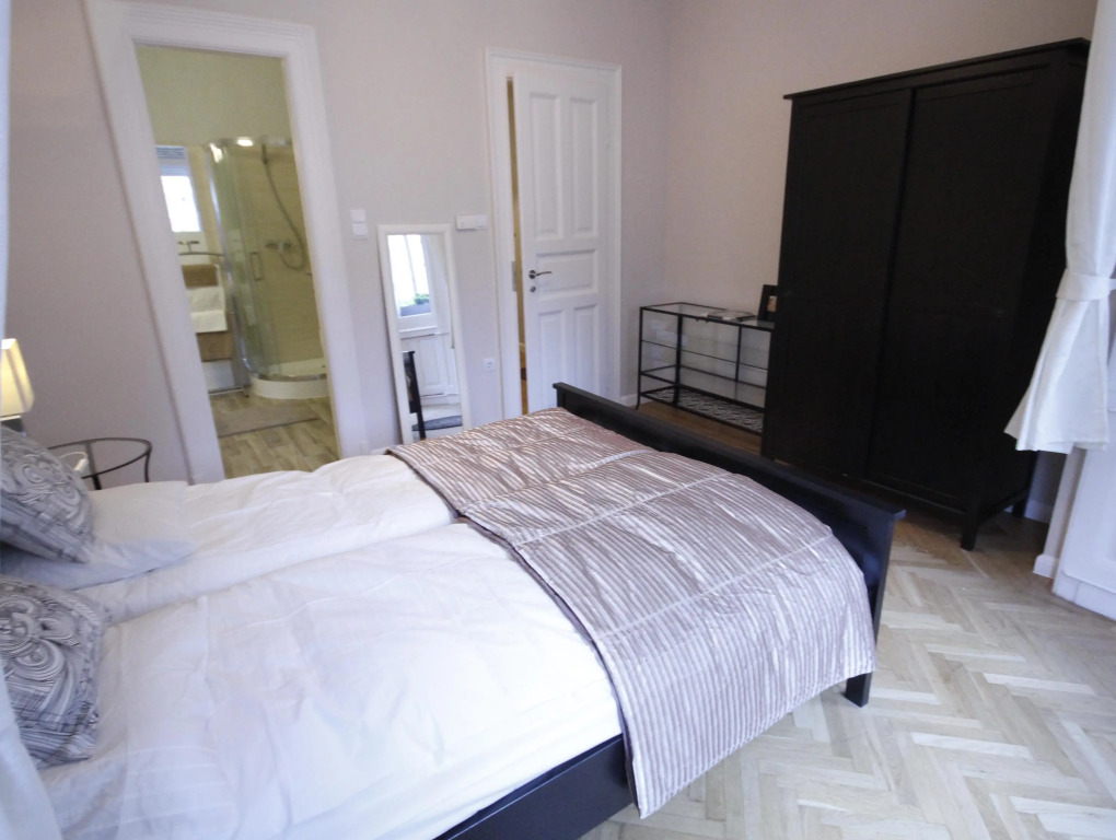 Guesthouse No. 7.