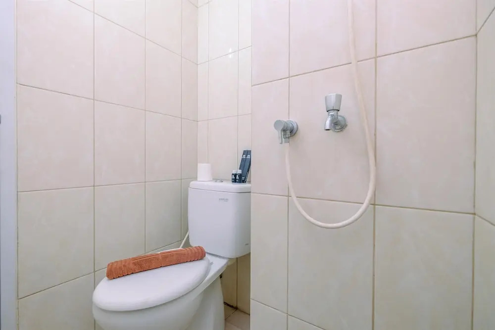 Cozy Stay Studio at 3rd Floor Springlake Summarecon Bekasi Apartment By Travelio