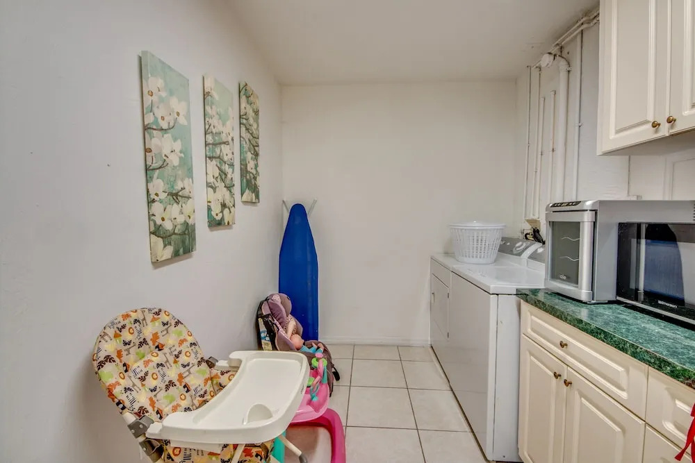 Villazo Ann, Cape Coral