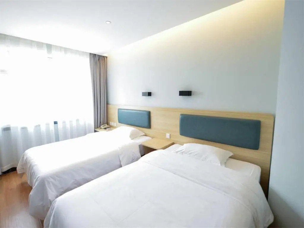 7Days Premium Dalian Xinghai Square Xian Road Subway Station Branch