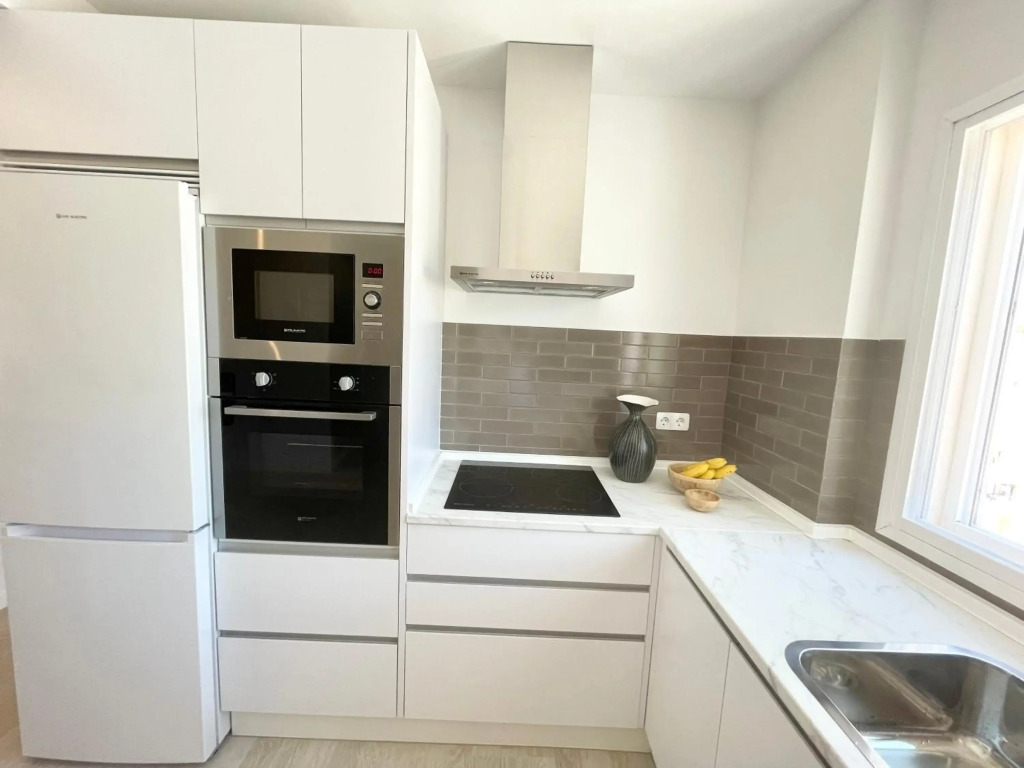 New 2BR Apartement with sea views in very center of Marbella.