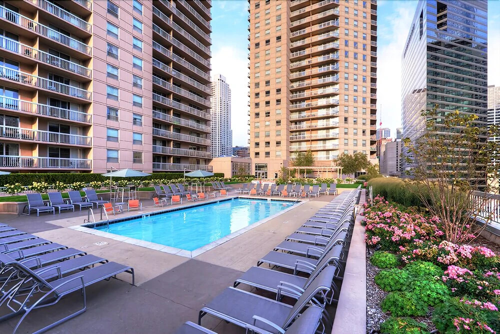 North Dearborn Unit #2304 - 1 Br Condo