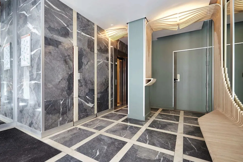 Modern 1BR Home in Batignolles