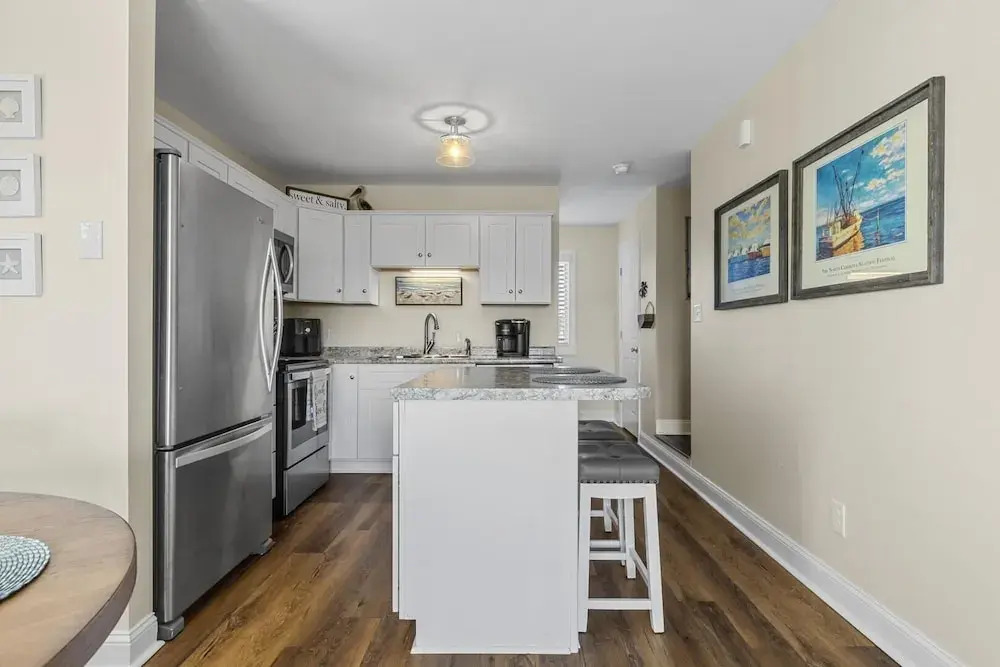 The Salty Pelican 2 Bedroom Townhouse by RedAwning