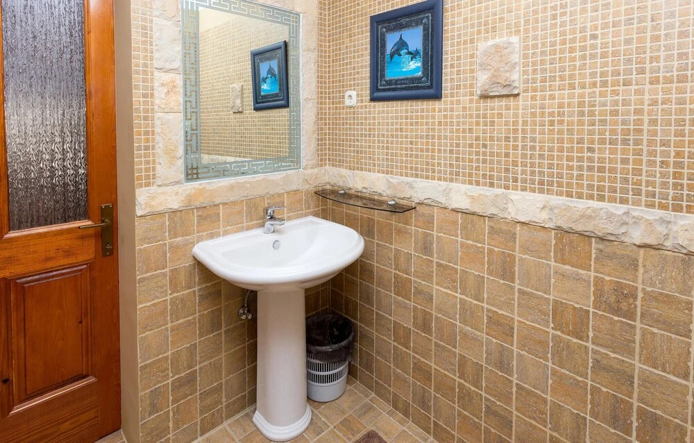 Awesome Home in Ugljan With Outdoor Swimming Pool, Wifi and 8 Bedrooms