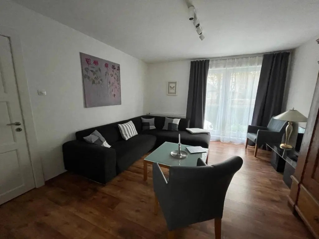 Hamburger Villenviertel, ganzes Haus mit 5 Einbettzimmern,1 Esszimmer