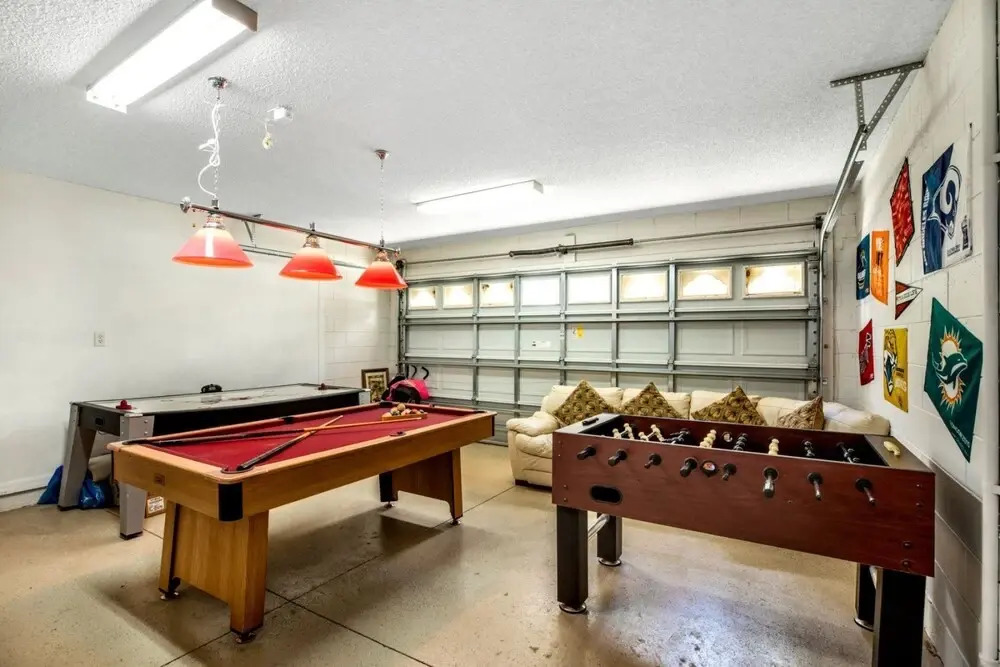 #253-Modern 4 bed home with own private pool close to Disney