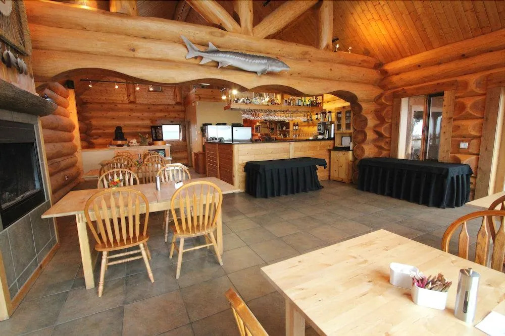 Fraser River Lodge