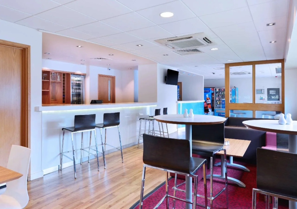 Travelodge Swindon Central