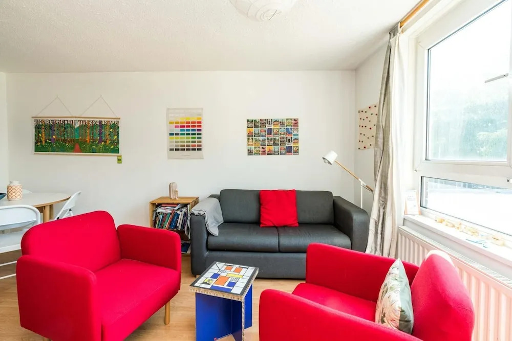 Bright & Cosy Studio Close to Central London