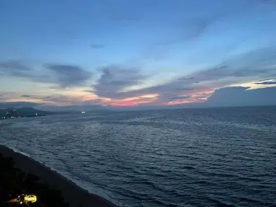 Shuangyue Bay is home to Haimei Hotel