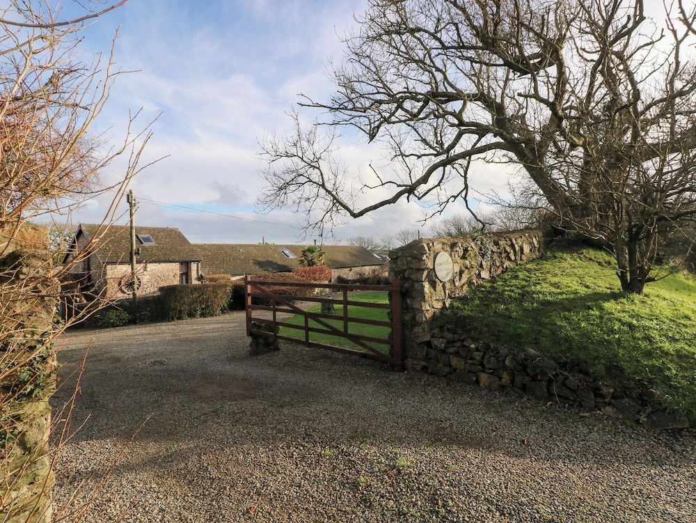 8 Rogeston Cottages