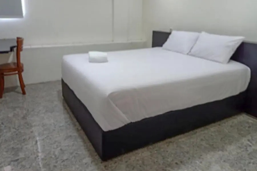 Hotel Trikatu Kendal near Taman Kota Weleri Mitra RedDoorz