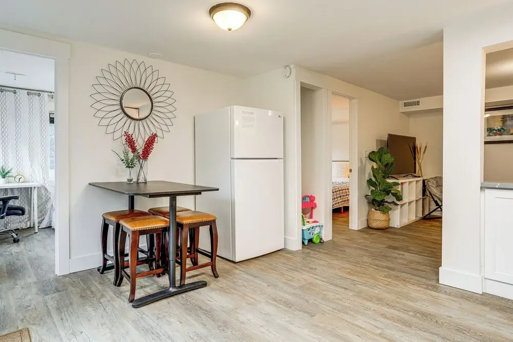 Walk to Beach & Lake Access: Cozy Redmond Apt!