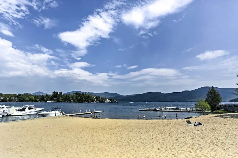 Walk to Lake George! Bolton Landing Cottage