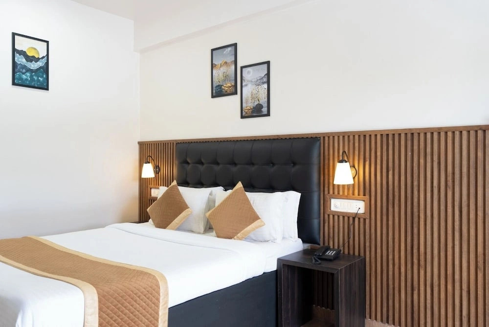 Hotel Mainak