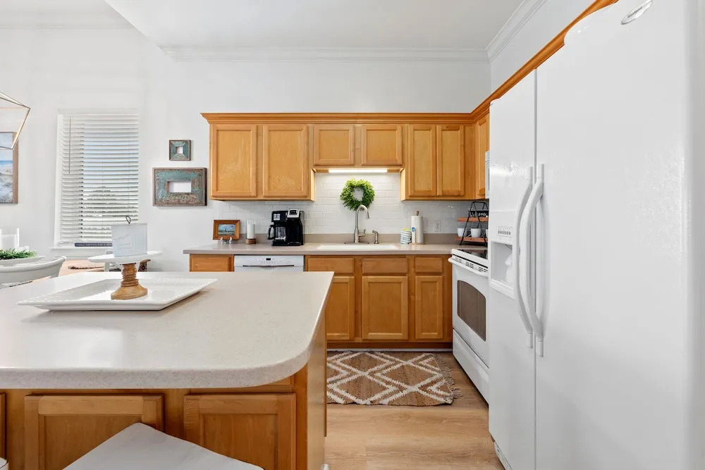Remarkably Updated 3/2 in Seagrove Highlands - Gulf Views Sleeps 9