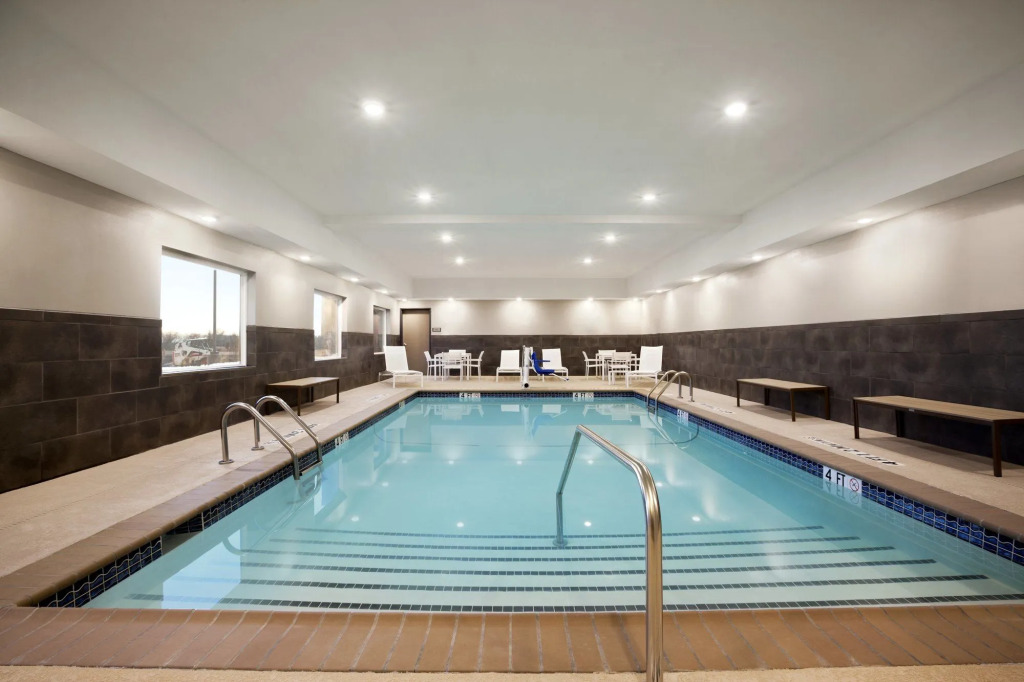 Country Inn & Suites by Radisson, Enid, OK
