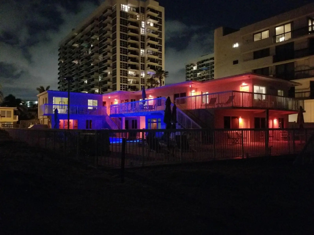 Le Cabanon Motel