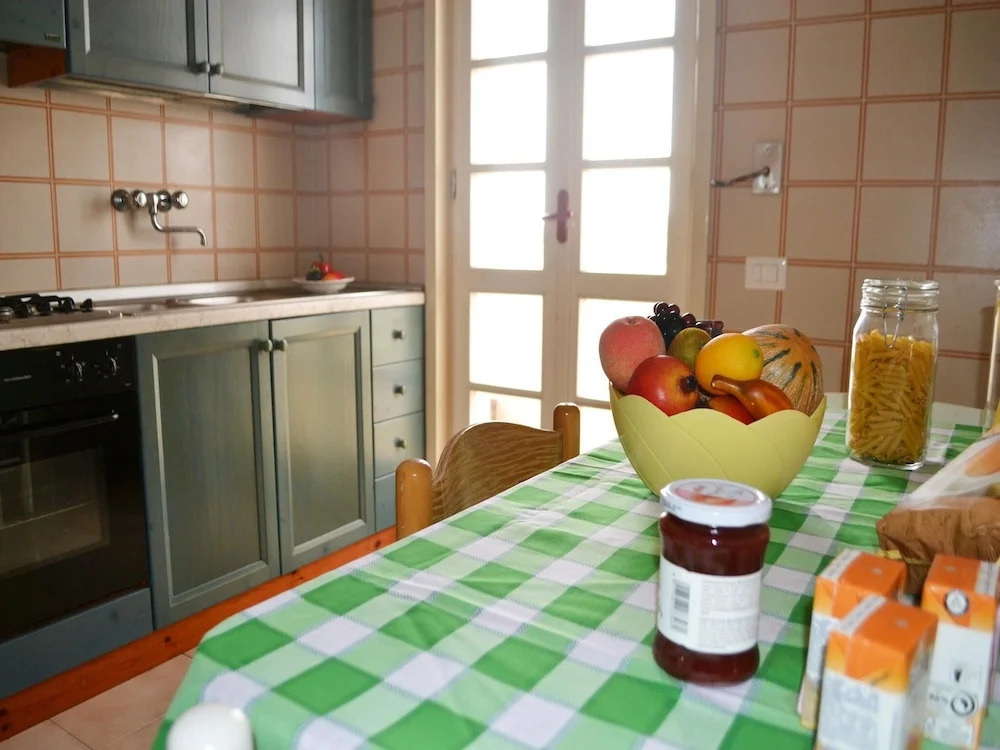 Cosy Apartment Near The Beach With Balcony - Pets Allowed