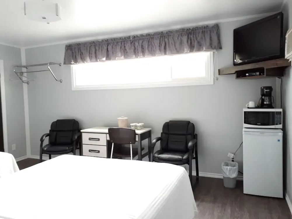 Interlake Motel