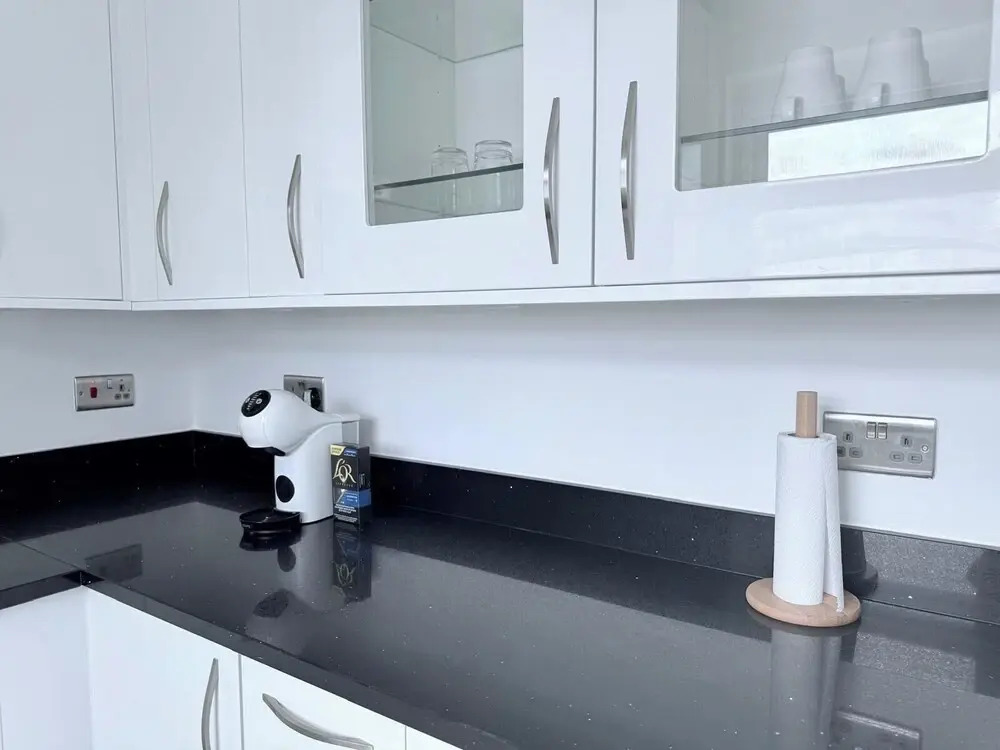 Fountain House-sleeps 5-central Dagenham-parking