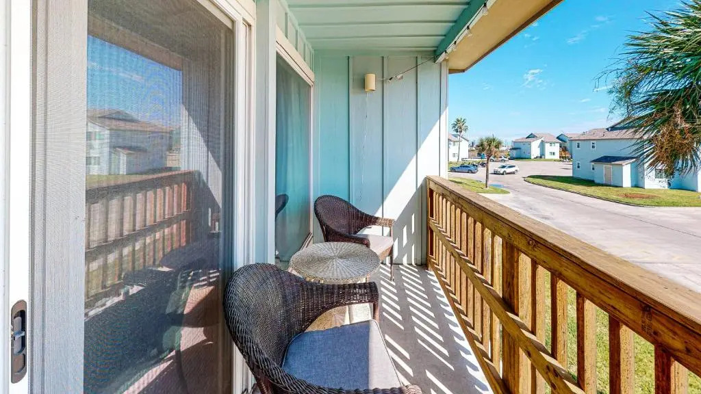 AH-E217 Remodeled Second Floor Condo, Across From The Shared Pool & Hot Tub