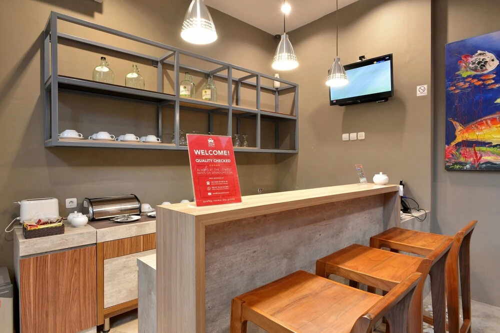ZEN Rooms Near Mall Buaran