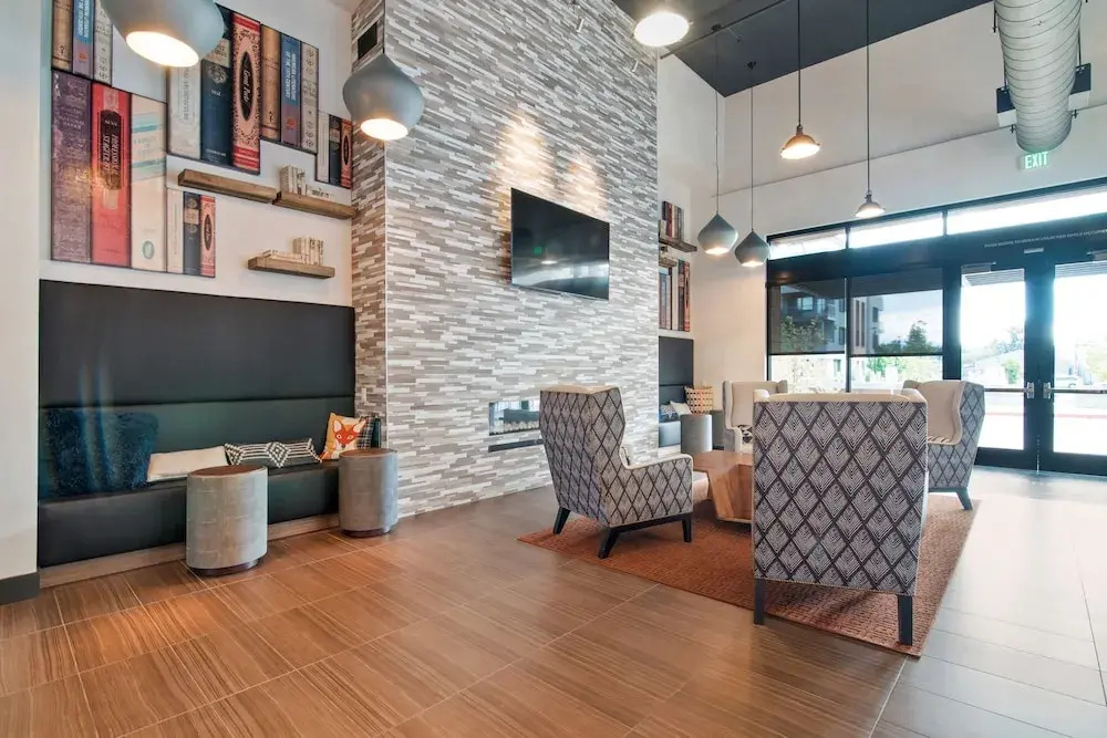 Global Luxury Suites in Menlo Park