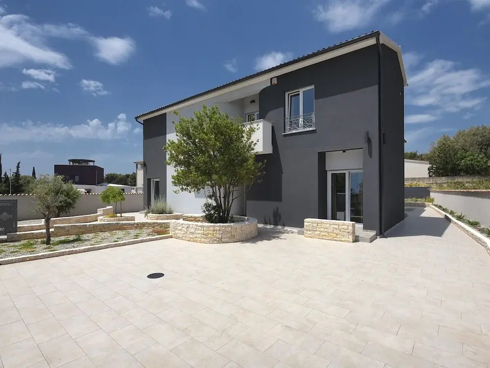 Villa in Premantura with Pool near Beach