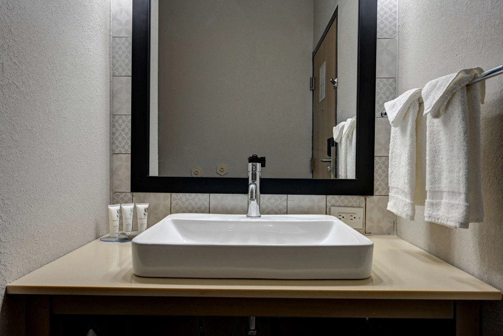 Country Inn & Suites by Radisson, Pierre, SD