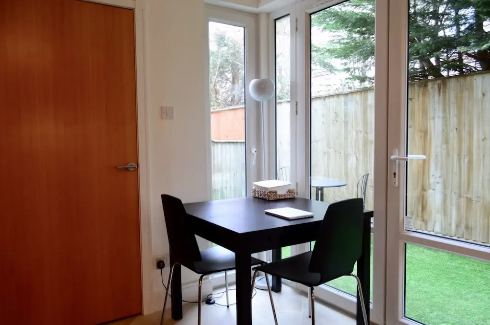 2 Bedroom Home Close To City Centre