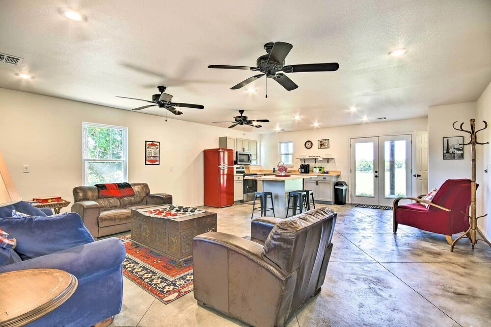 2 Mi to Marinas & Grove: Cozy Cabin w/ Grill