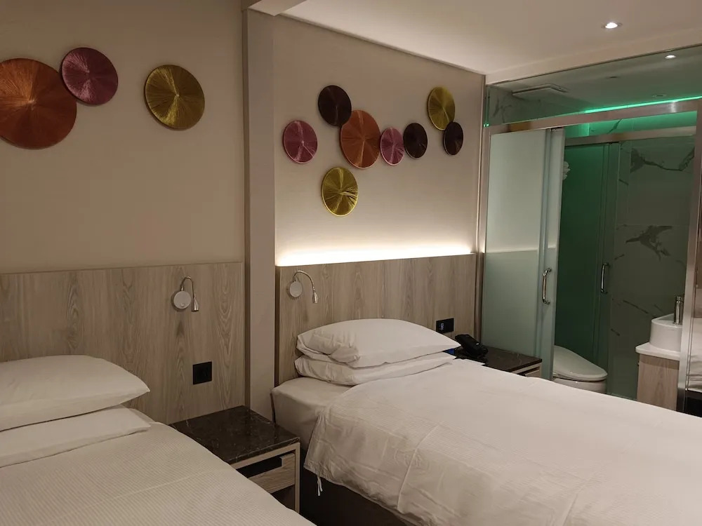 Royal Jade Boutique Hotel