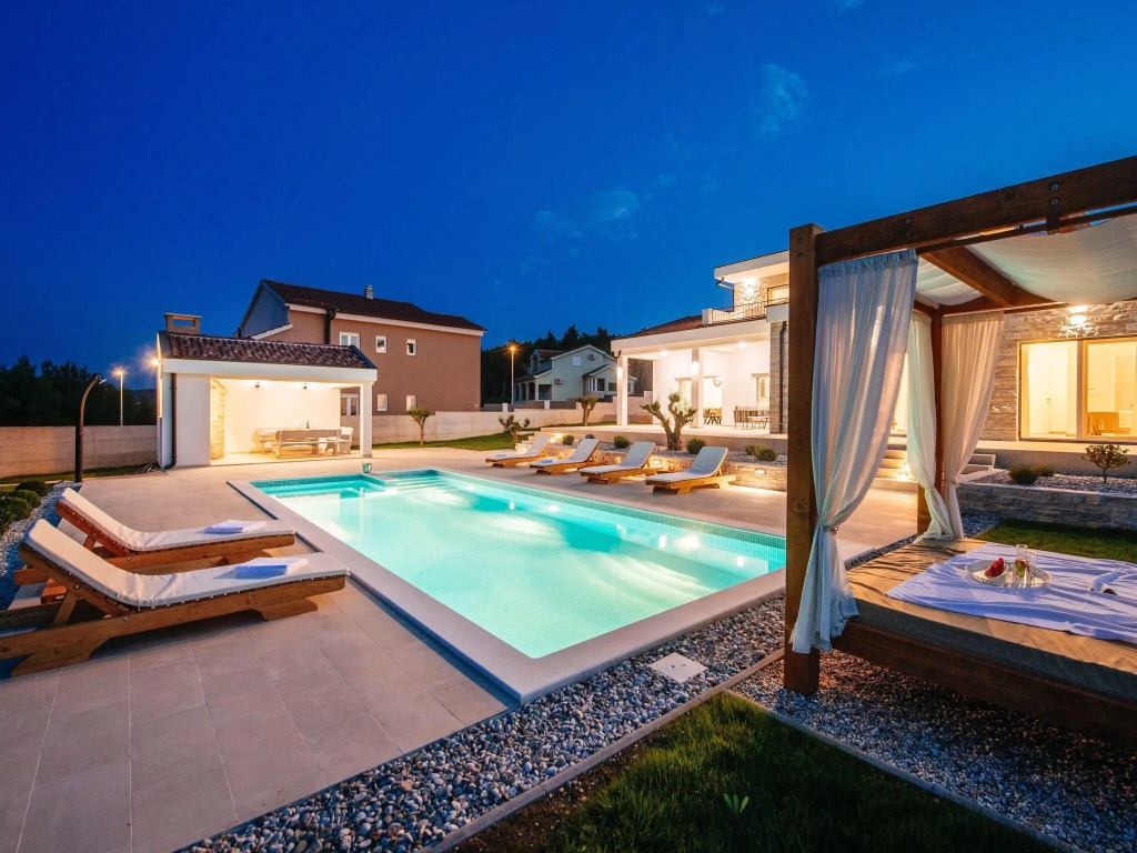 Villa in Pridraga with Pool near the Sea
