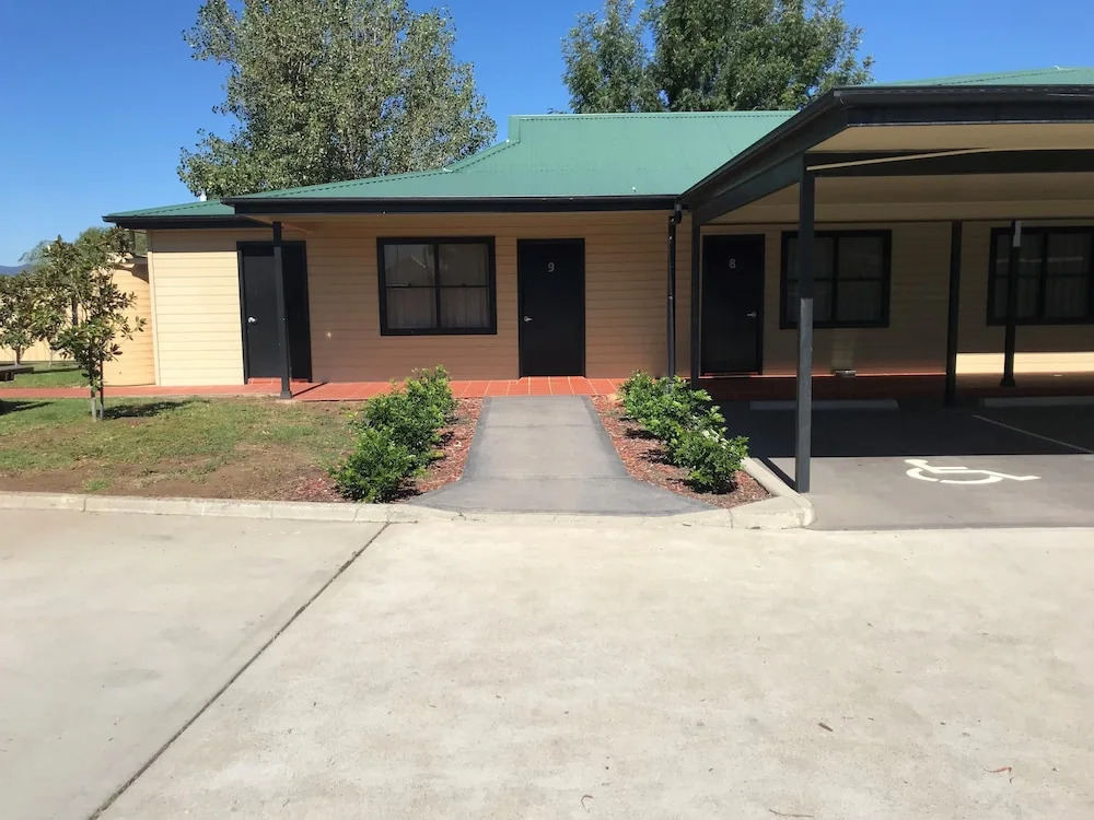The Grapevine Motel