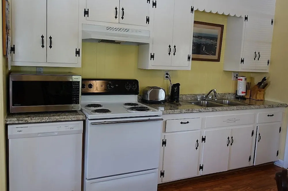 Maude's Cottage 2 Bedrooms 1 Bathroom Home