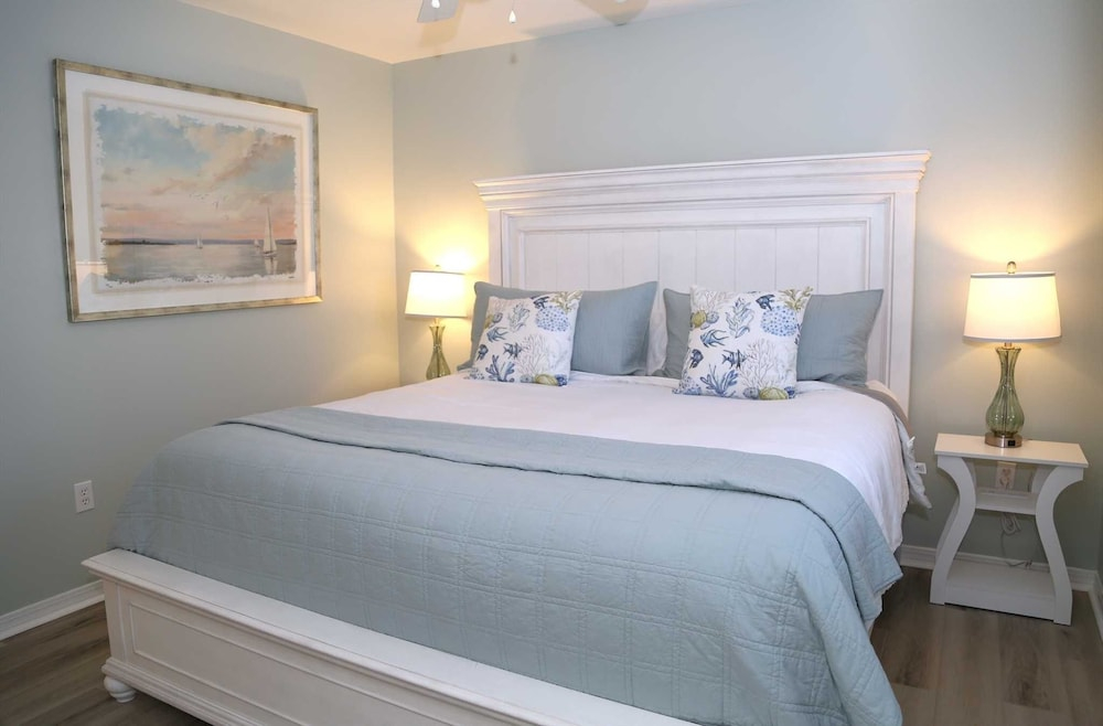 Bayview 54 2 Bedroom Condo