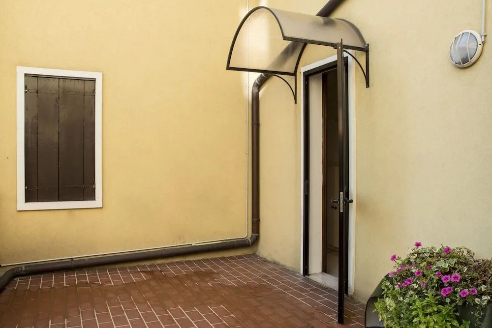 Piazza dei Frutti Flat