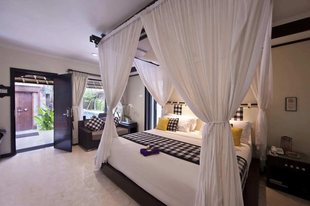 Legian Beach Villas