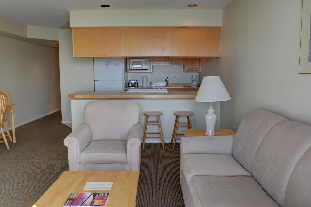 Waters Edge 302