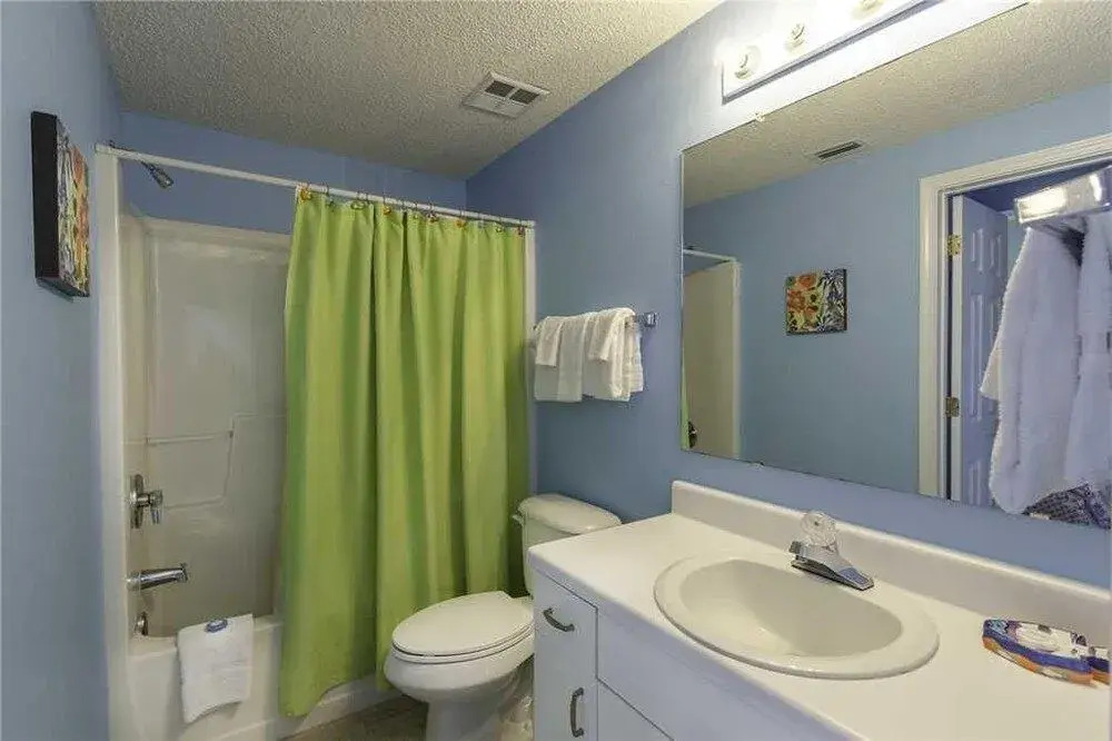 Tidewater 709 - 3 Br condo by RedAwning