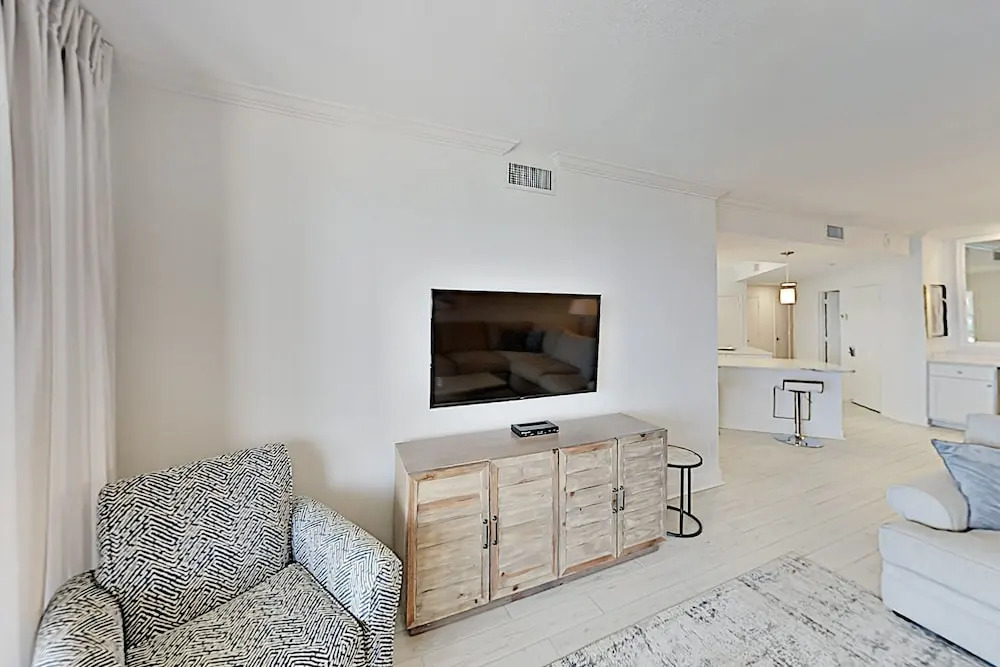 Gulf-view Corner Pools, 700 Private Beach 3 Bedroom Condo