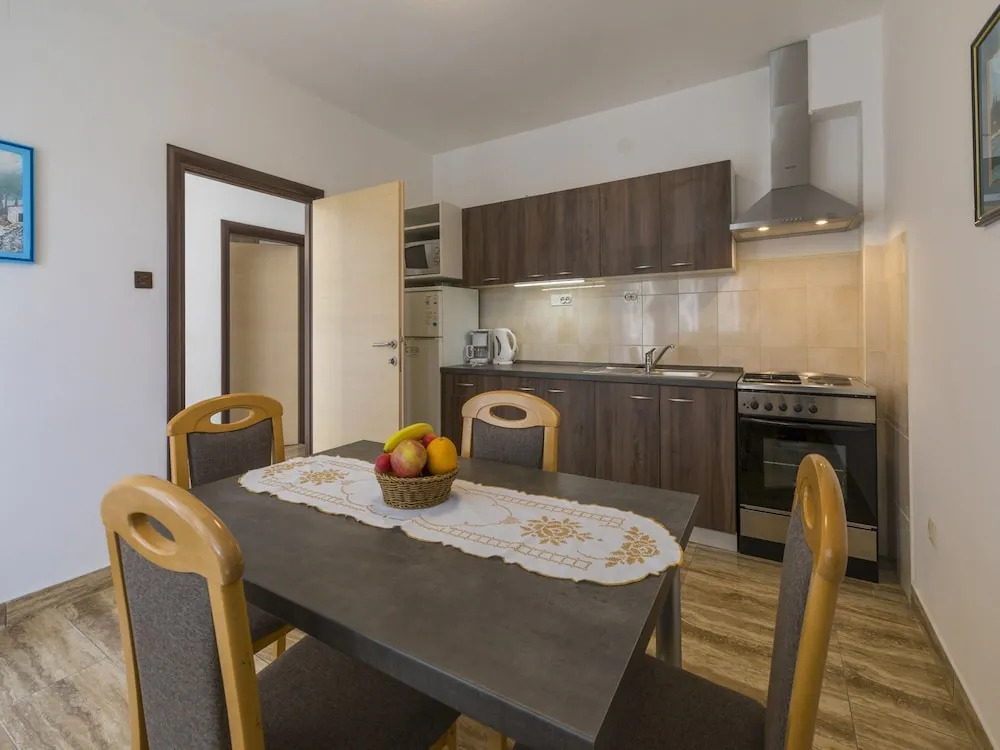 Apartments Theo