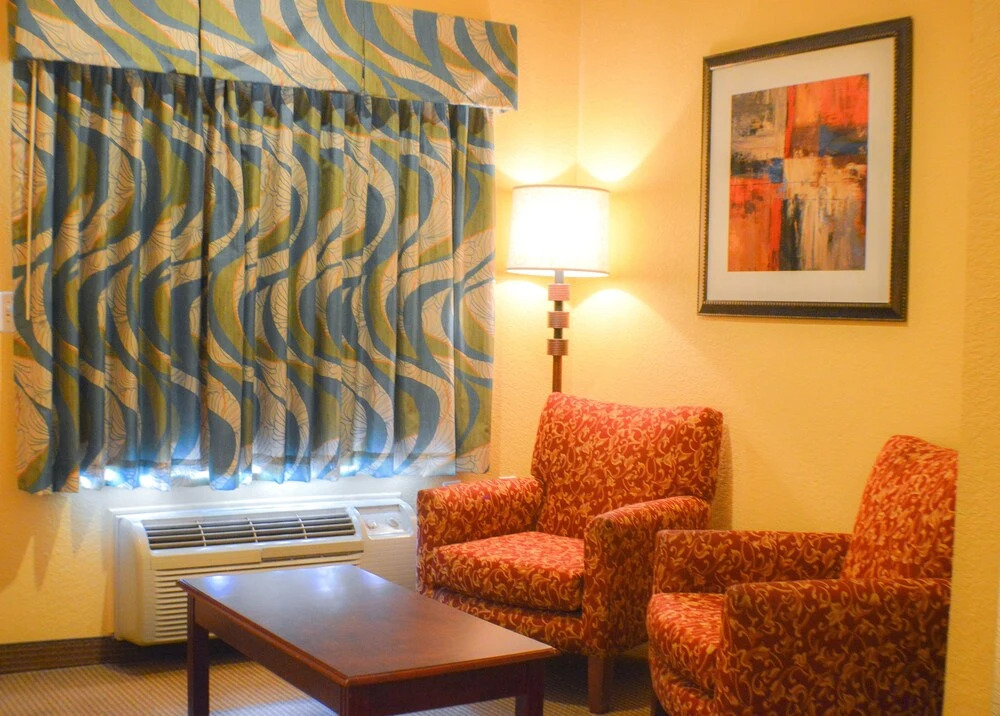 Magnolia Inn and Suites