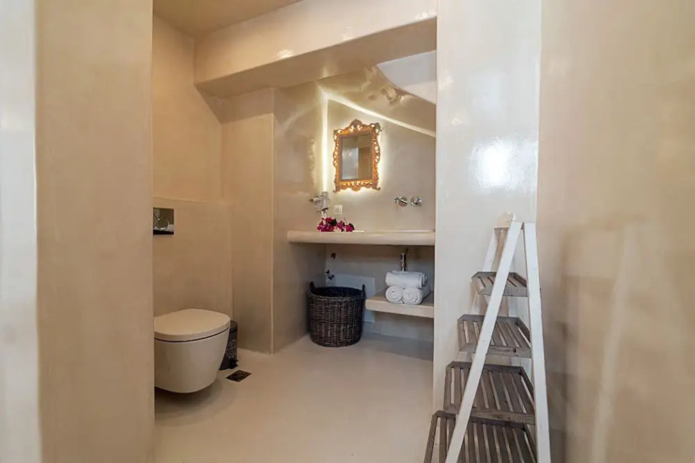 Akrotiri Cycladic Suites