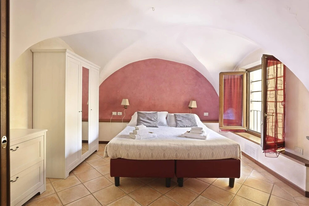 Short-let Florence apartment 3 bedrooms Mercato Centrale